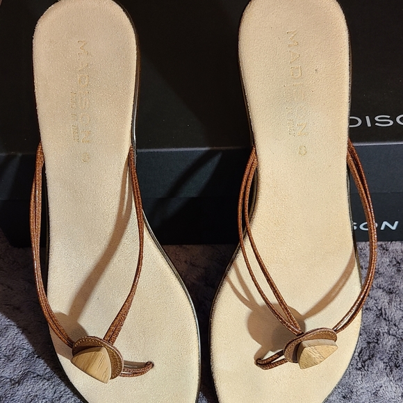 Madison Addison-l tobacco size 8 sandal - Picture 2 of 10